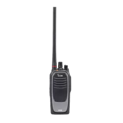 Radio digital NXDN sin pantalla en la banda de UHF, rango de frecuencia 380-470MHz, sumergible IP68, con encriptación DES, GPS, bluethooth, grabador de voz, 32 canales. no incluye cargador ni antena.